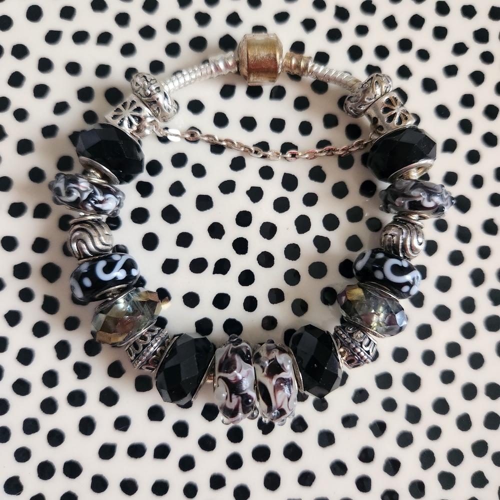 Elegant 925 Barrel Clasp Black and Silver Beaded Bracelet with 925 Safety Chain.